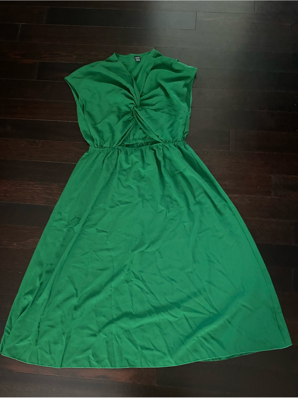 Elegant Emerald Twist-Front Maxi Dress